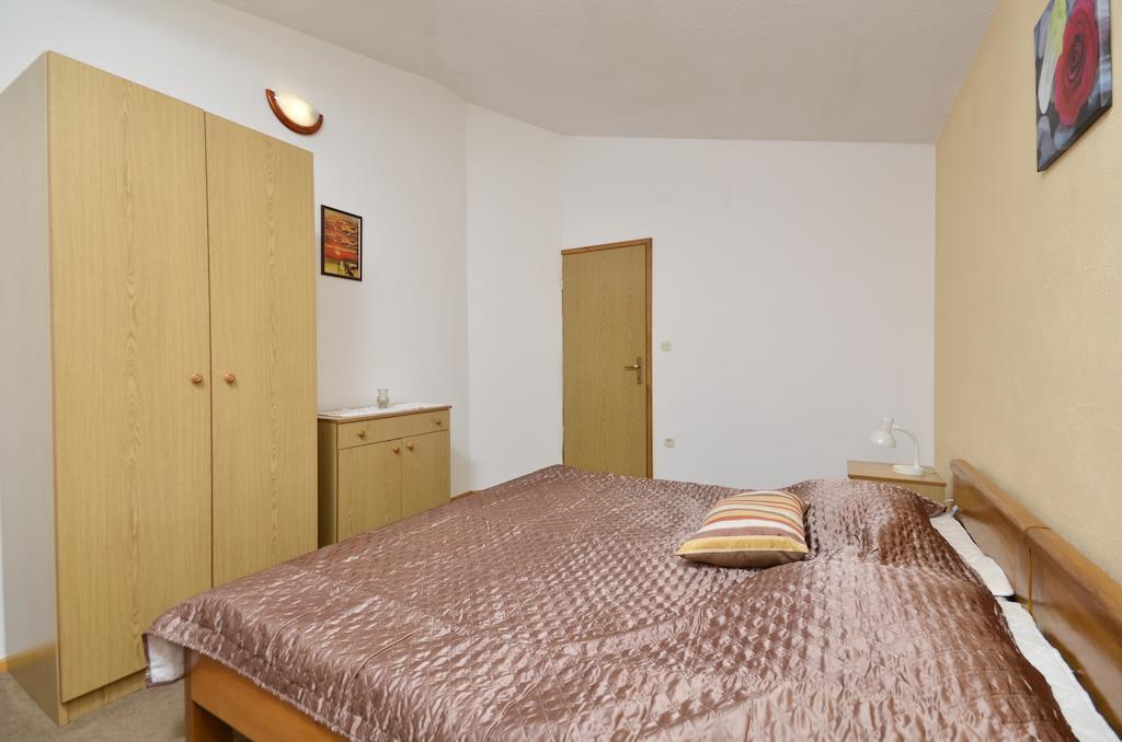 Apartments Ana Baška Voda Chambre photo